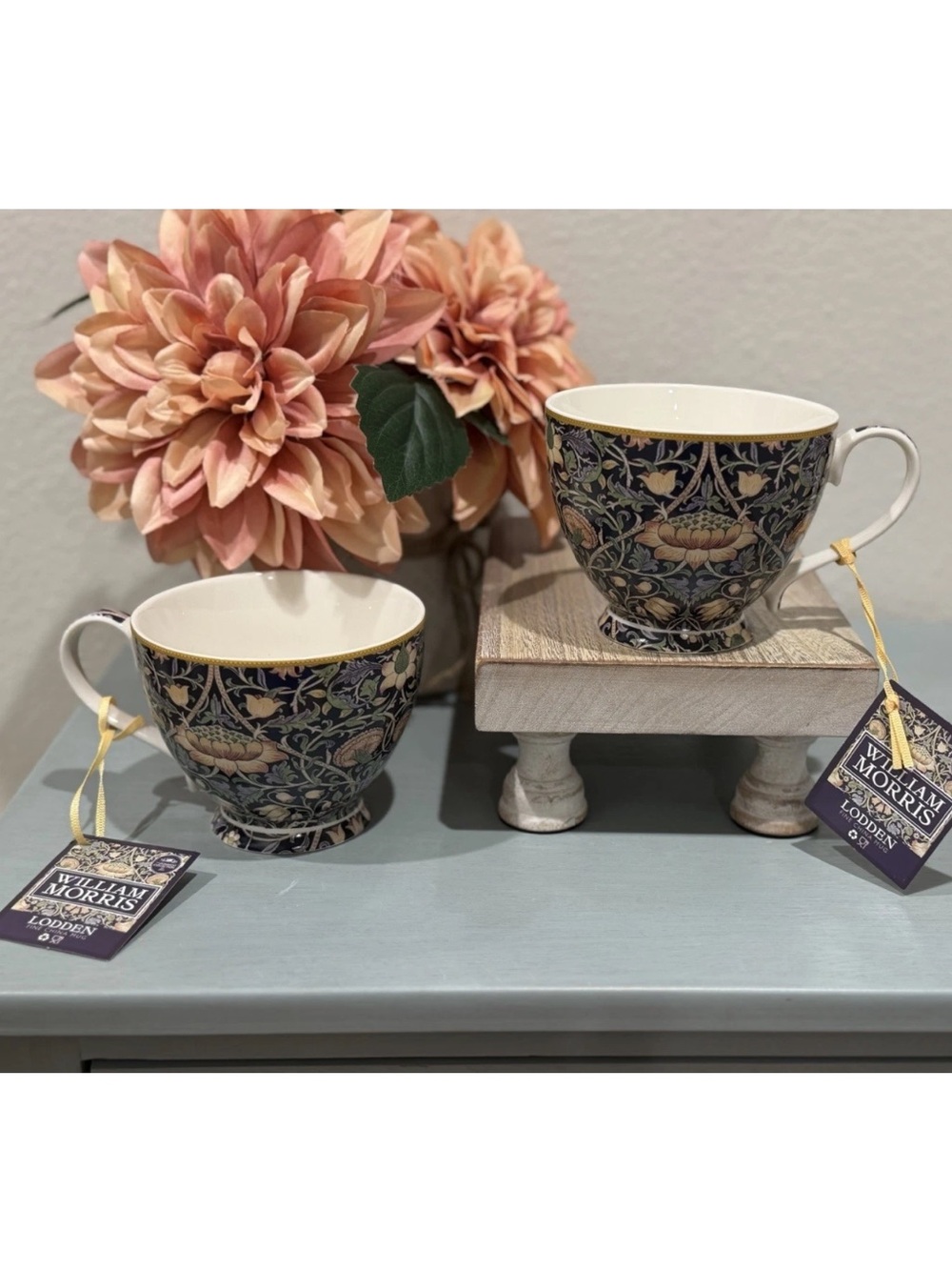 2 William Morris Navy LODDEN China
Footed Coffee Mugs Leonardo
Collection